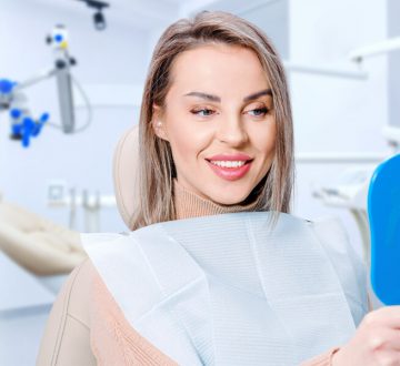Deciding Between Dental Floss vs. Dental Picks
